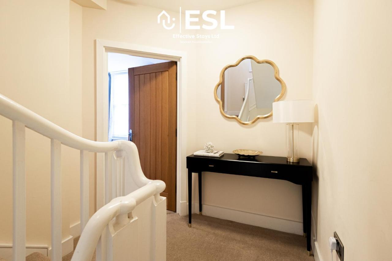Elegant Apartment On Historic Cobbled High St Shrewsbury Town Centre Exteriör bild