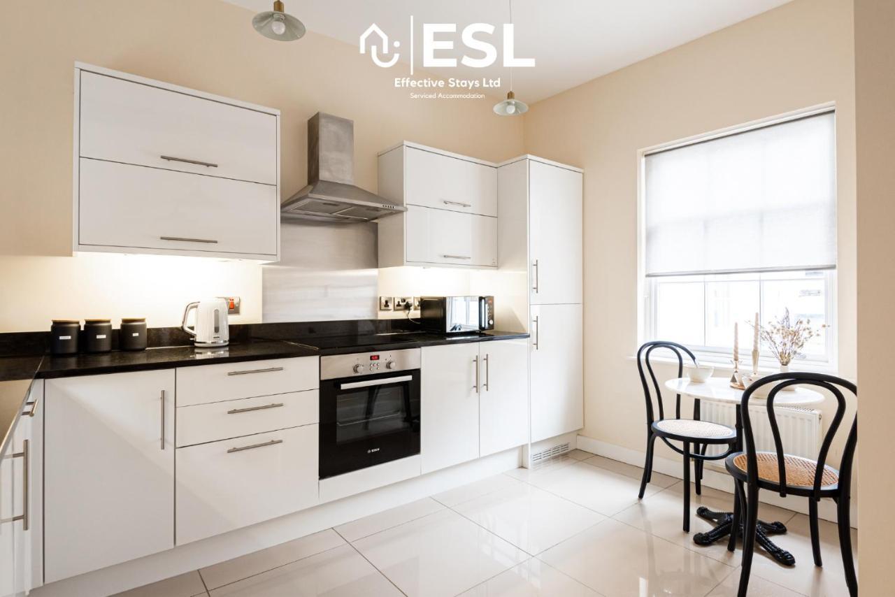 Elegant Apartment On Historic Cobbled High St Shrewsbury Town Centre Exteriör bild