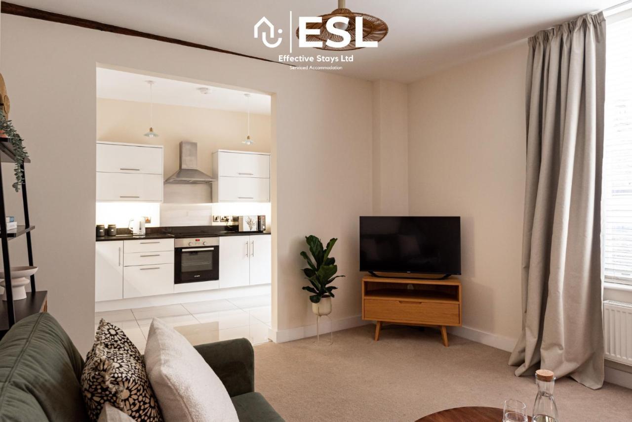 Elegant Apartment On Historic Cobbled High St Shrewsbury Town Centre Exteriör bild